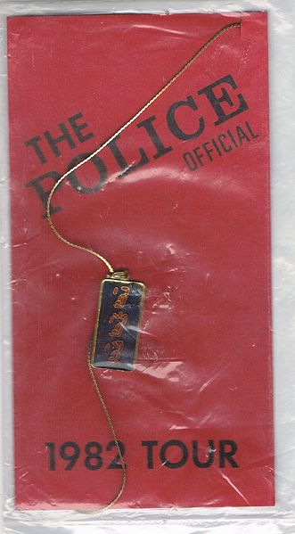 File:1982 colour changing necklace.jpg