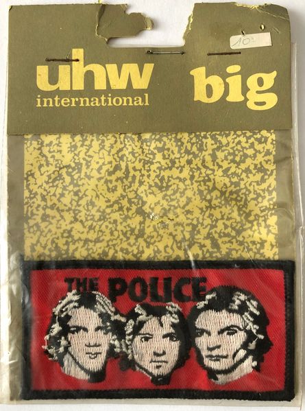 File:Patch THE POLICE heads red bad quality green variation.jpg
