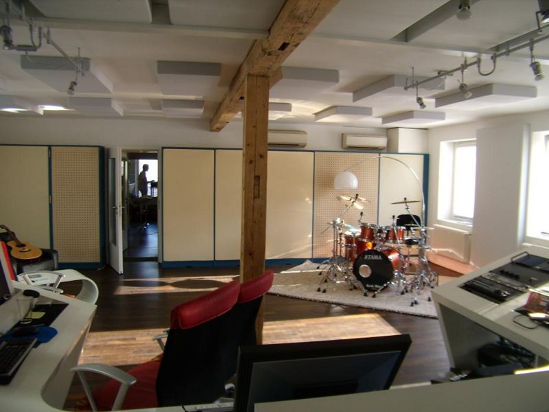 File:2009 08 01 mastering room.jpg