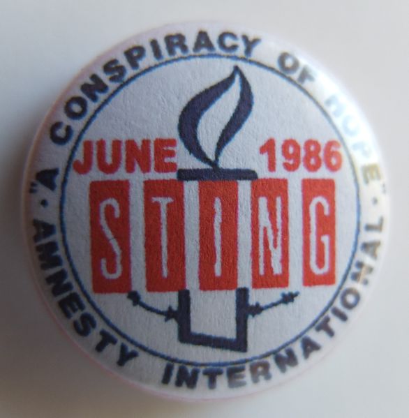 File:Amnesty 1986 Sting button.jpg