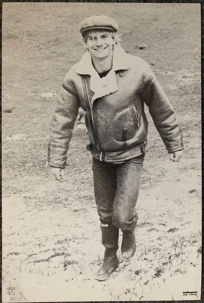 File:Walkerprint 1981 Sting cap bw.jpg
