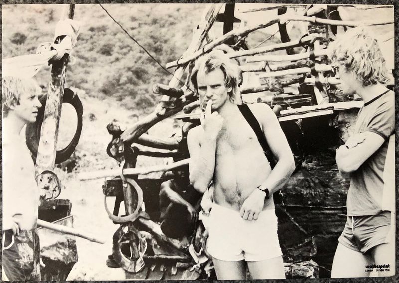 File:Walkerprint 1981 Police beach Ark bw.jpg