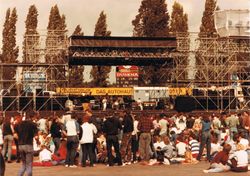 1983 09 18 stage Zeb Cochran.jpg