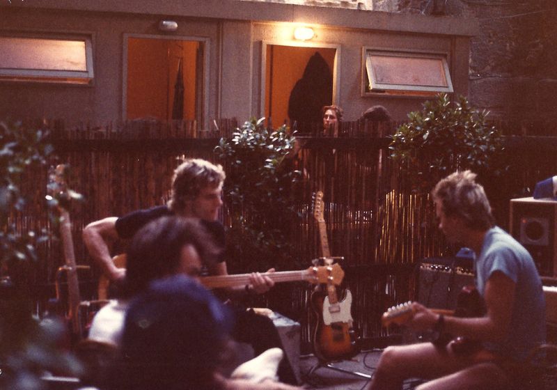 File:1980 08 20 backstage Christophe Julien.jpg