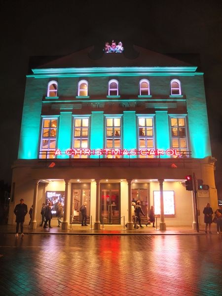 File:2019 12 10 Old Vic.jpg