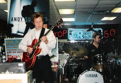 2000 10 11 photo 01 Ro Matthews.jpg