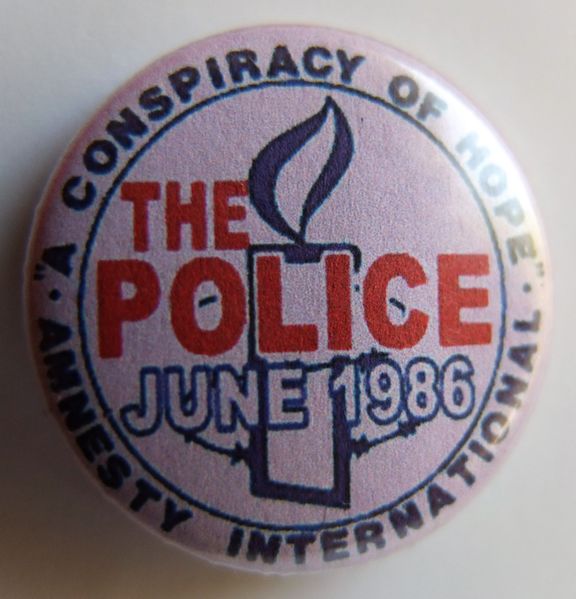 File:Amnesty 1986 pink button.jpg