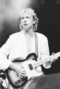 1983 08 13 Andy Summers Claude Bell.jpg