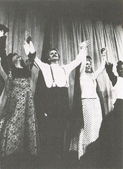 1989 12 13 Sting performance.jpg