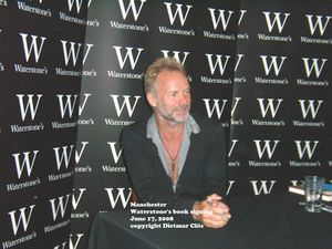 2008 06 17 Sting Waterstones Dietmar.jpg