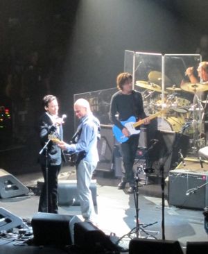 2011 10 01 Sting Chrissie.jpg