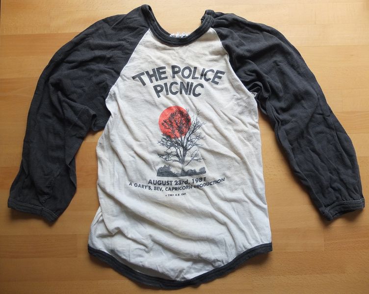 File:1981 08 23 shirt front.jpg