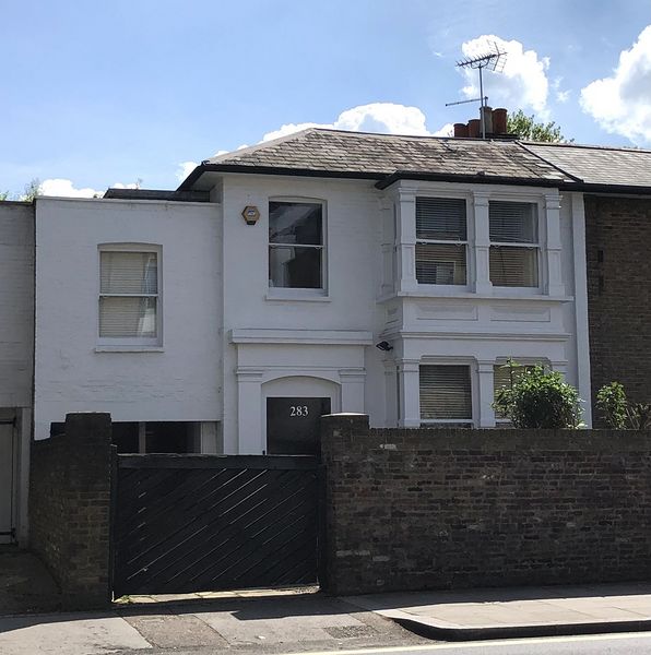 File:283a Goldhawk Road Dietmar.jpg