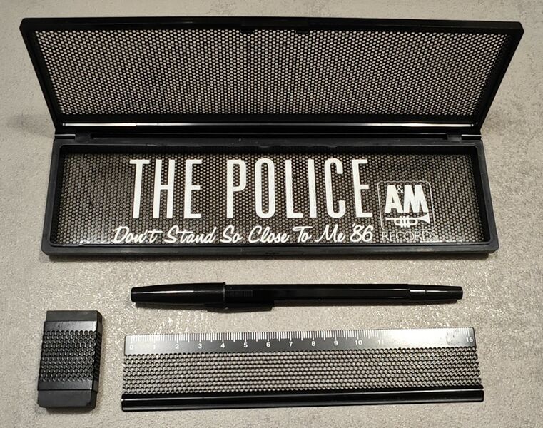 File:1986 Dont Stand So Close To Me 86 pen set.jpg
