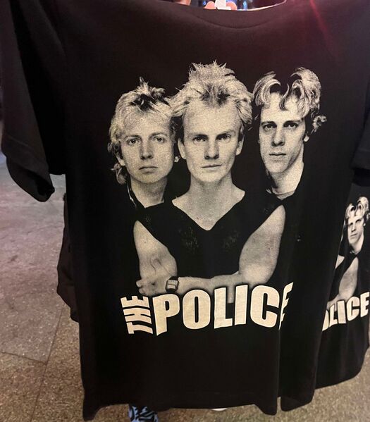 File:2024 11 17 shirt front.jpg