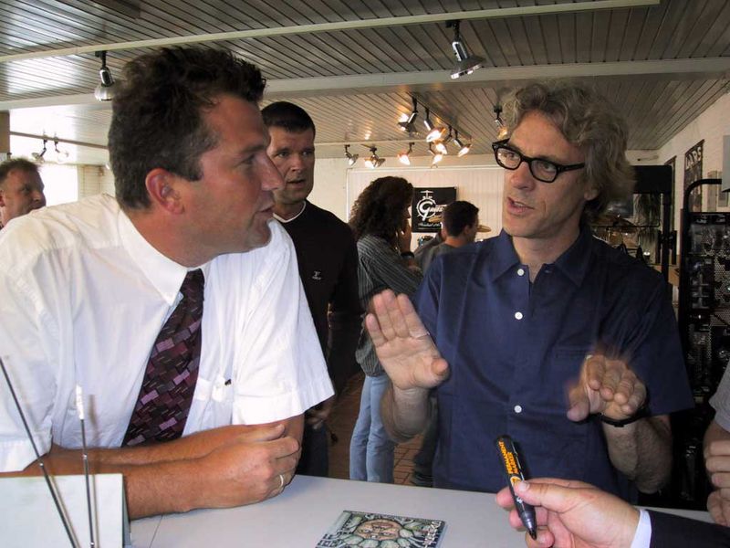 File:2002 07 25 Stewart Anphil van Mildert.jpg