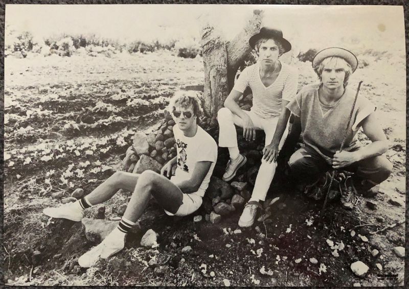 File:Walkerprint 1981 Montserrat Police bw.jpg