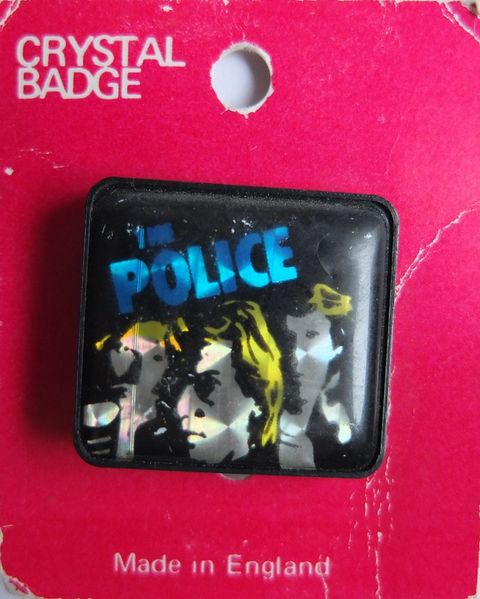 File:Reggatta LP shiny square button cardboard England.jpg