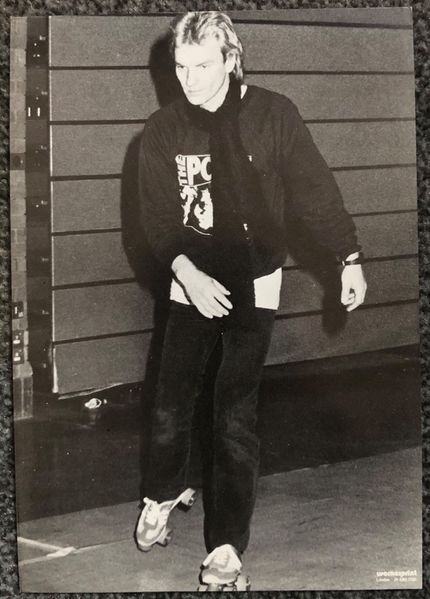 File:Walkerprint 1979 Sting rollerskates bw.jpg