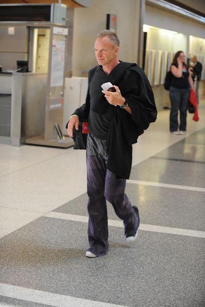 File:2010 04 05 Sting matingas.jpg