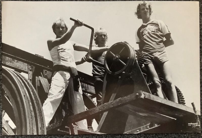 File:Walkerprint 1980 Rio Police bw.jpg