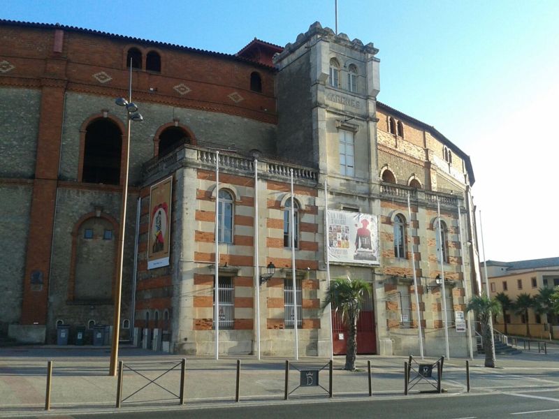 File:Arenes de Beziers Miquel.jpg