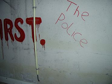 1977 03 19 The Police graffiti ad.jpg