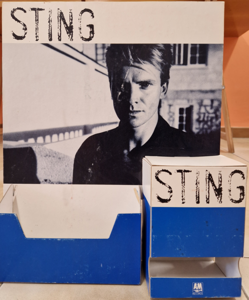File:1985 Dream cardboard display US Toni Carbo.png